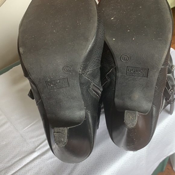 Tall black boots - Picture 6 of 6